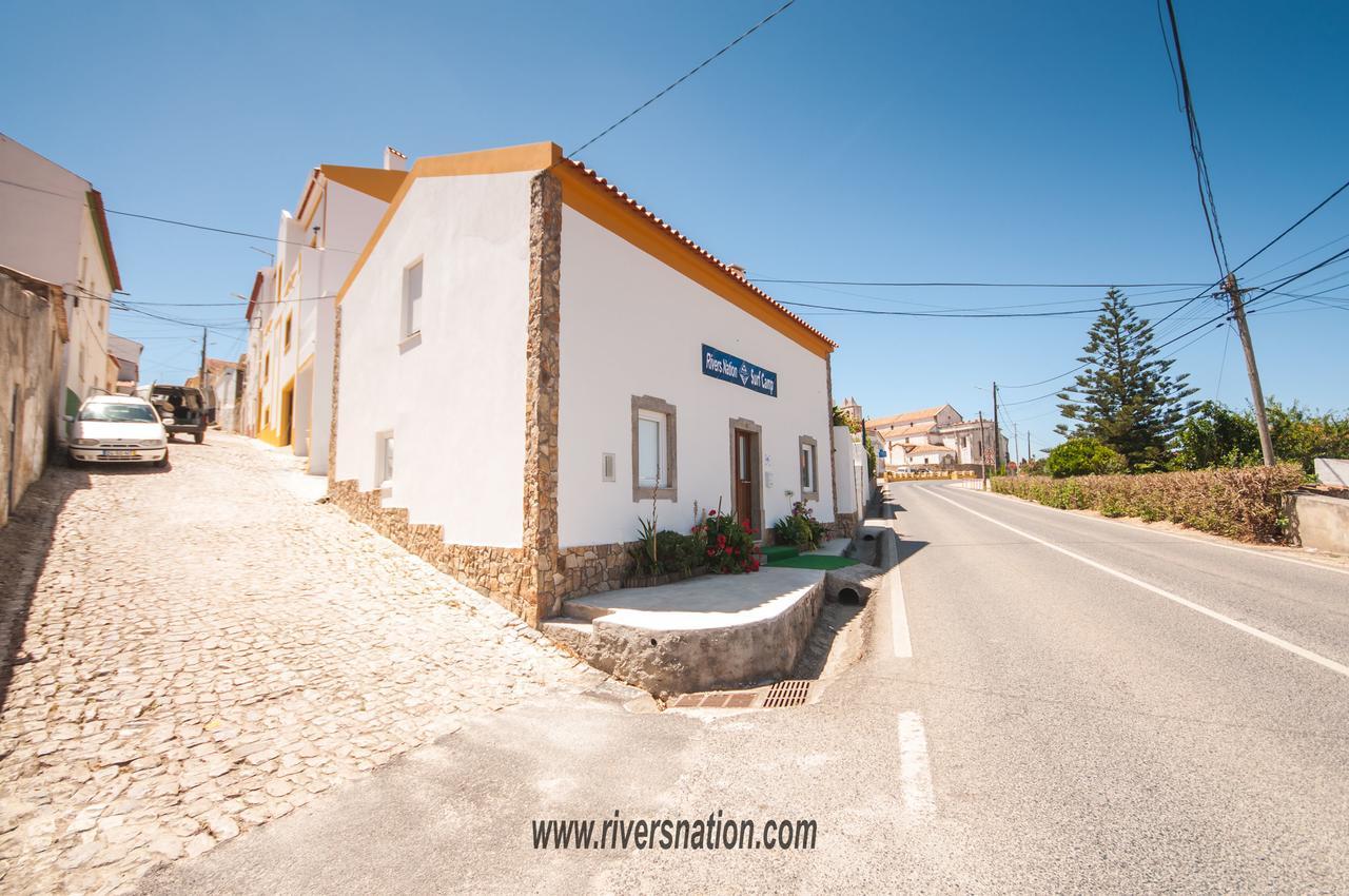 Rivers Nation Surf Camp Bed & Breakfast Atouguia Da Baleia Exterior foto
